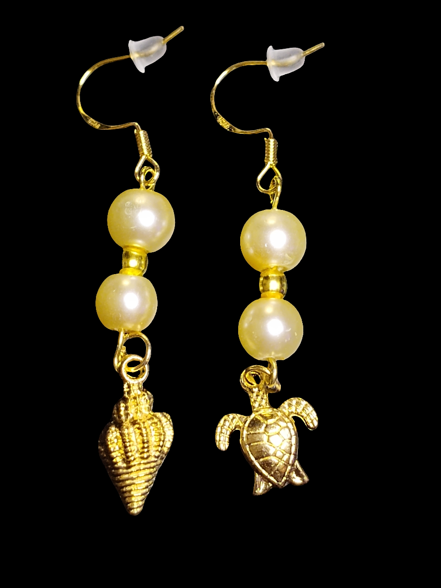 Golden Seashell & Turtle Pearl Mismatched Earrings